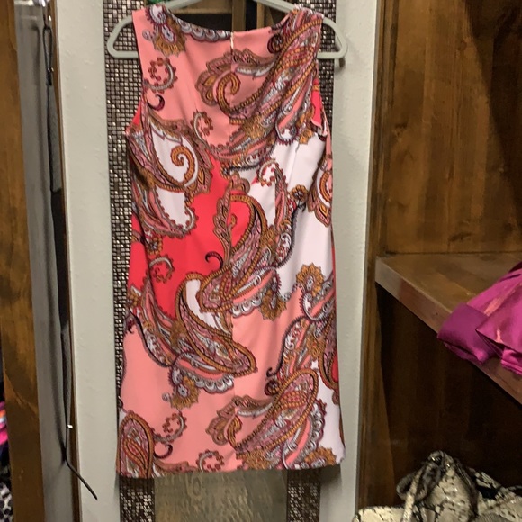 Ladies sleeveless dress. - Picture 2 of 7